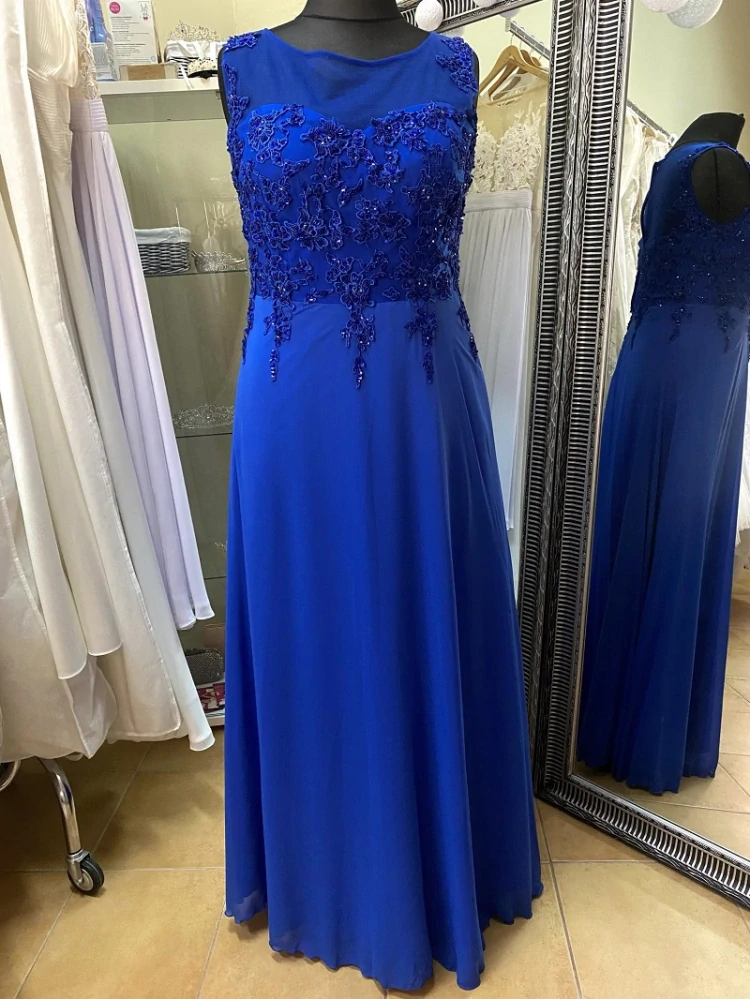 Spoločenské šaty vo veľkosti L/XL