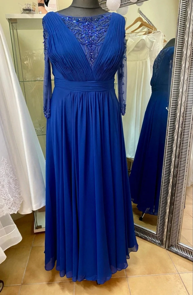 Spoločenské šaty vo veľkosti L/XL 