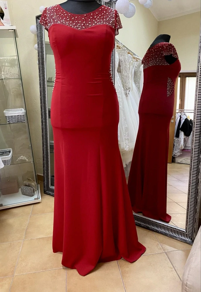 Spoločenské šaty vo veľkosti L/XL