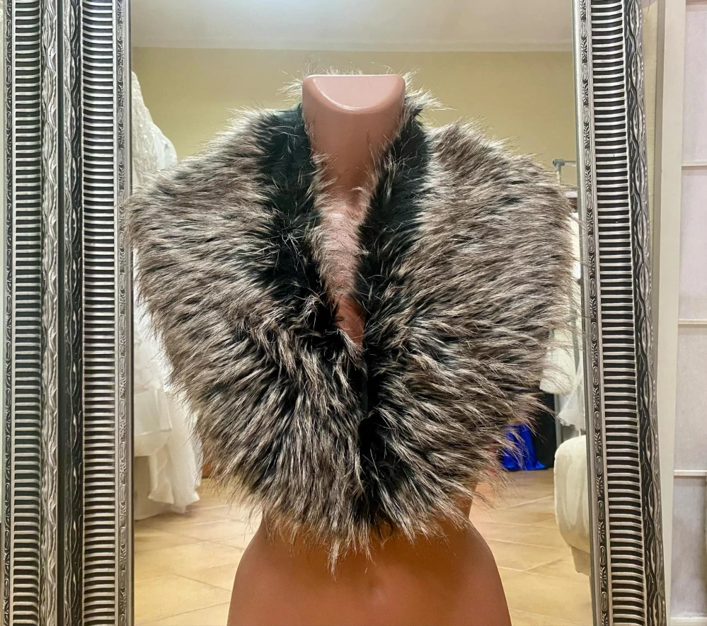 Pelerínkový šál - vhodný na šaty, kabáty....