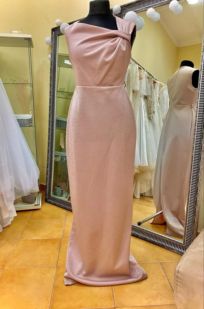 Spoločenské šaty vo veľkosti M/L