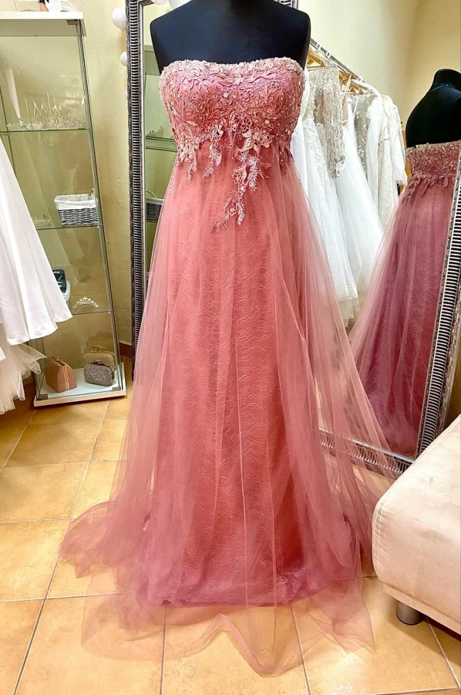 Spoločenské šaty vo veľkosti L