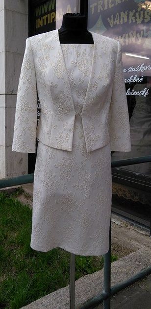 Dámsky kostým - veľ. 40