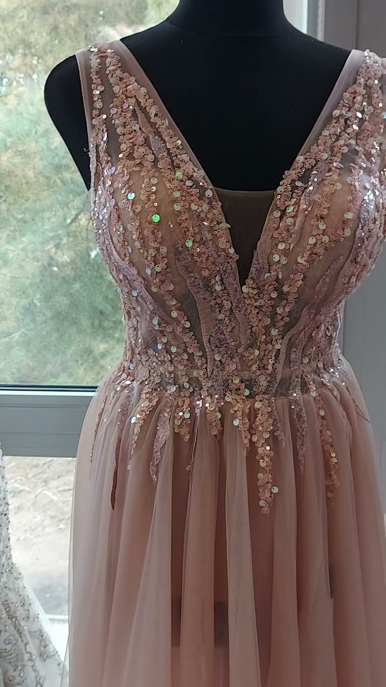 Spoločenské šaty vo veľkosti S/M