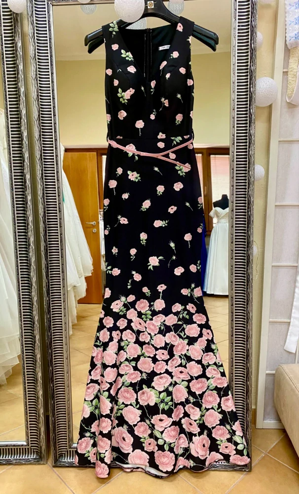 Spoločenské šaty vo veľkosti S