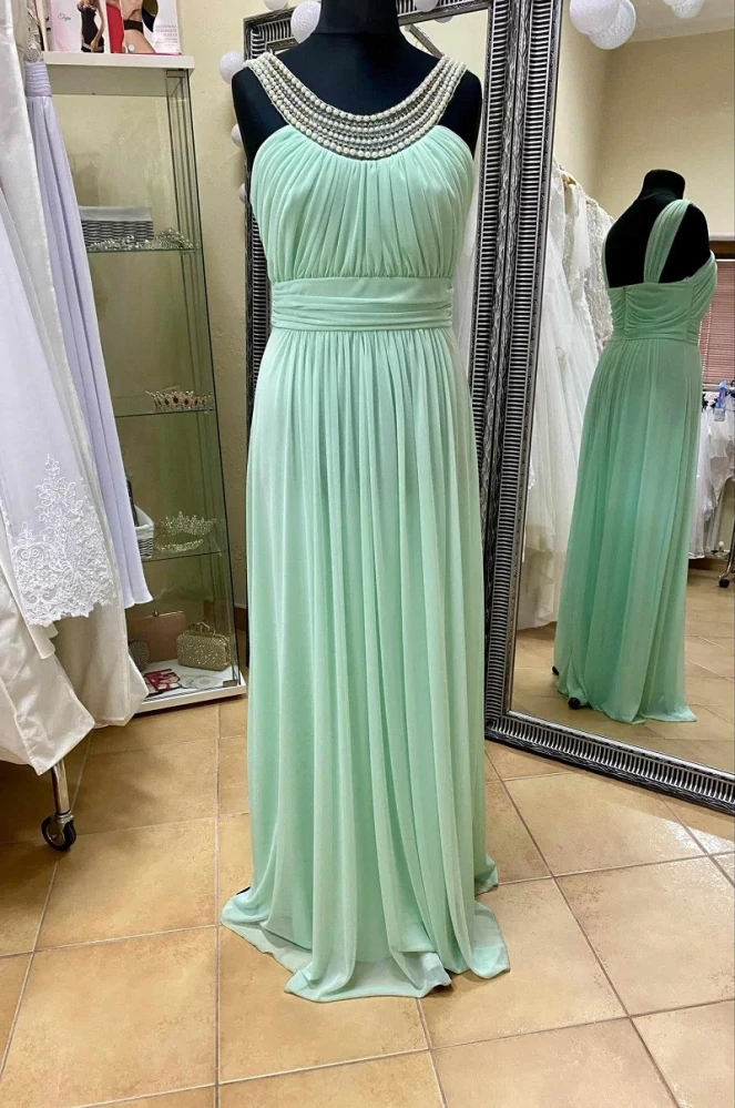 Spoločenské šaty vo veľkosti M/L