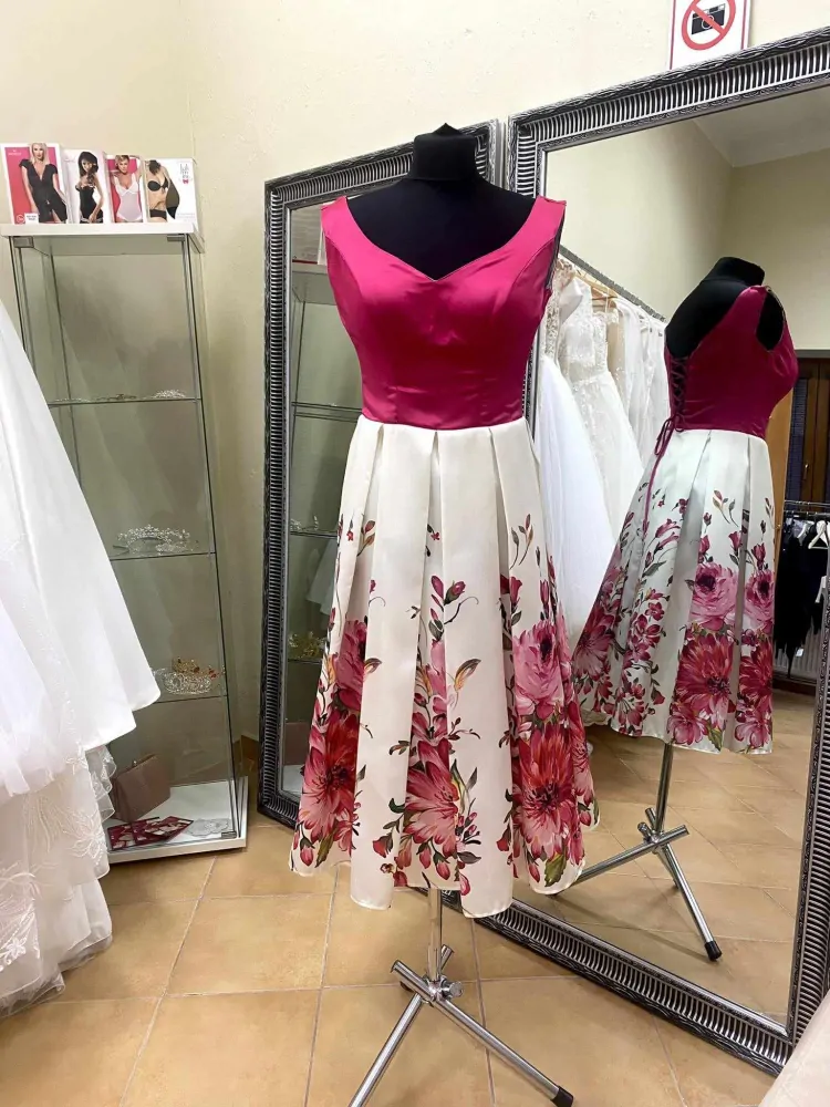 Spoločenské šaty vo veľkosti S/M