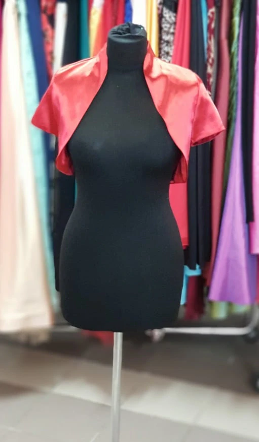 Červené bolerko vo veľkosti XS/S