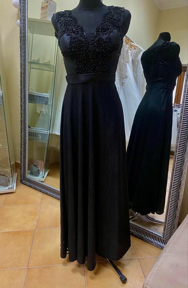 Spoločenské šaty vo veľkosti  S/M 