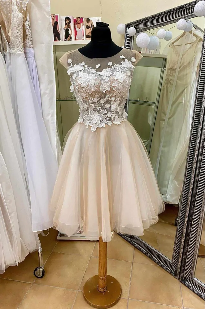 Spoločenské šaty vo veľkosti XS/S 