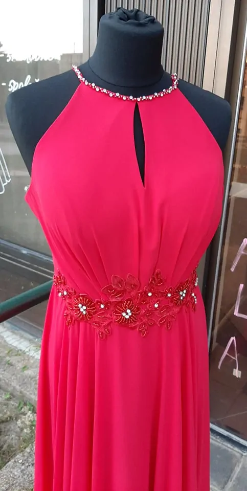 Spoločenské šaty vo veľkosti M