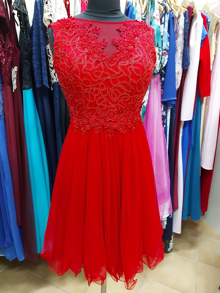 Červené šaty vo veľkosti S