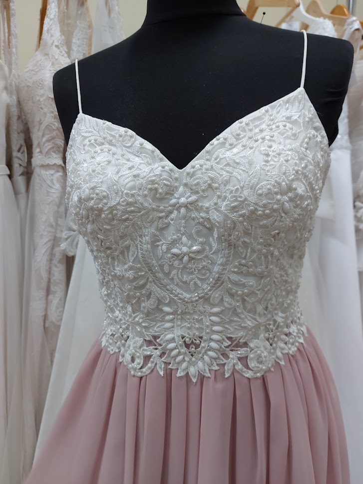 Krátke šaty vo veľkosti S/M