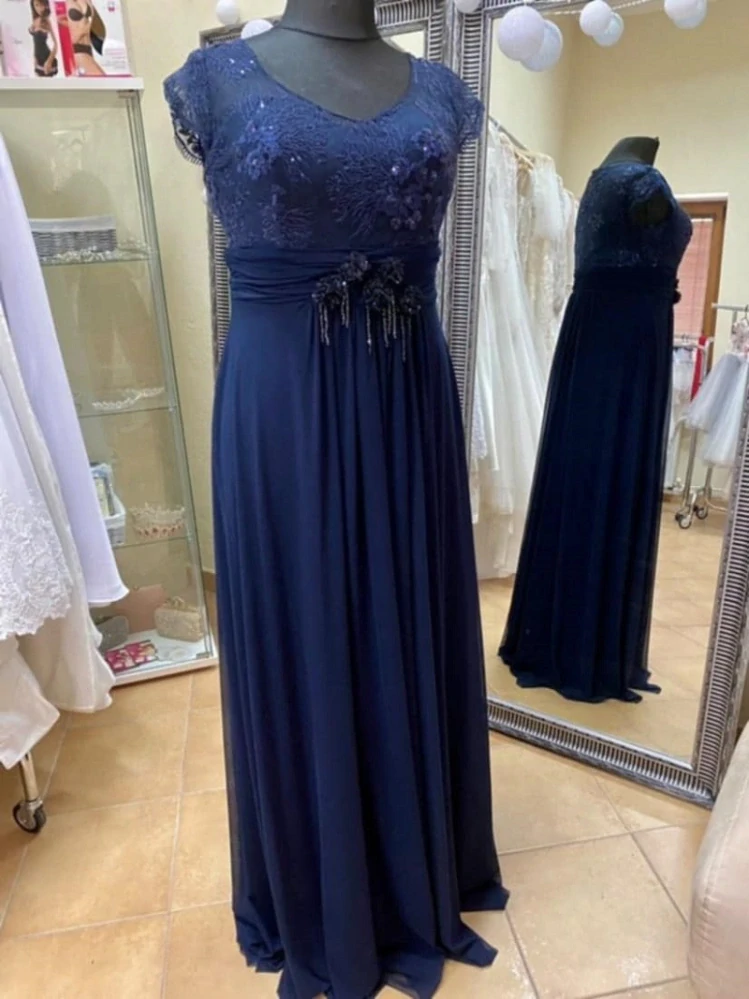 Spoločenské šaty vo veľkosti XL