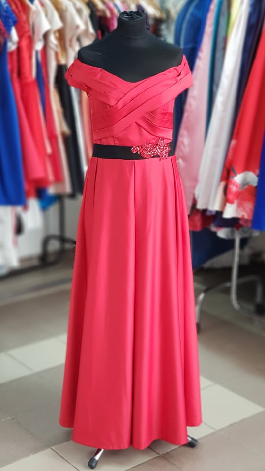 Spoločenské šaty vo veľkosti L 