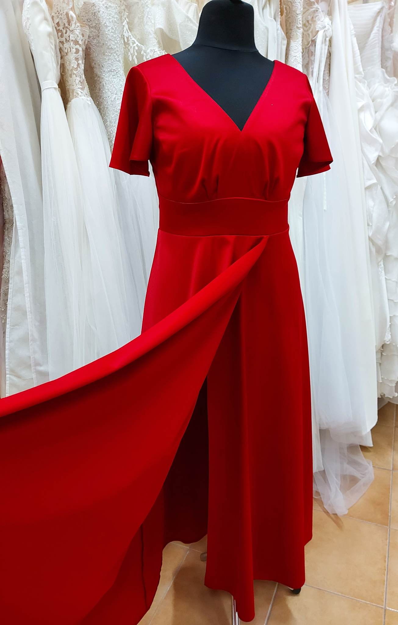 Spoločenské šaty vo veľkosti L/XL - šaty sú na viazanie