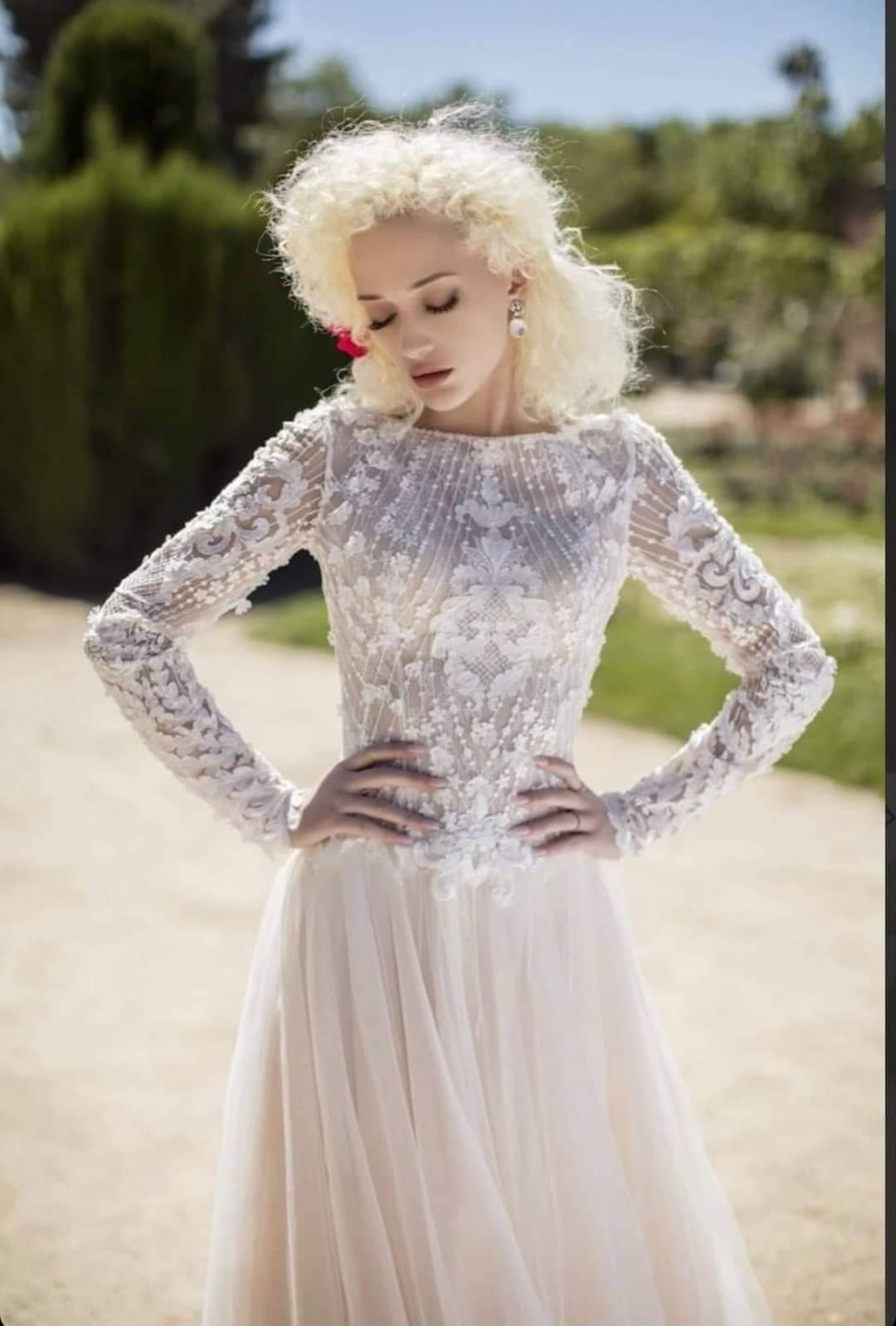 Šaty značky Daria Karlozi