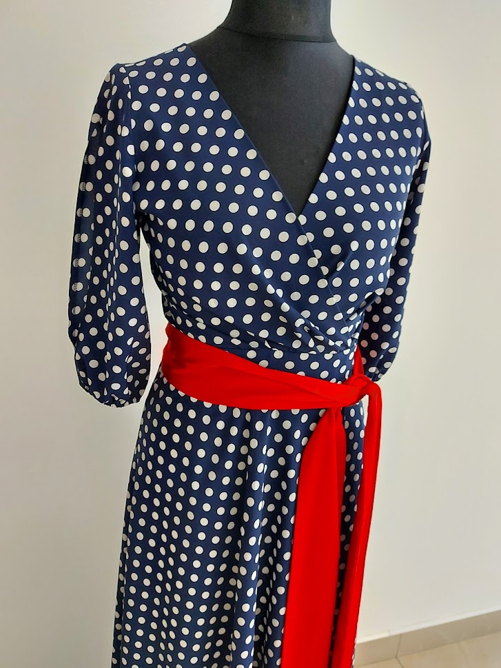 Spoločenské šaty vo veľkosti M