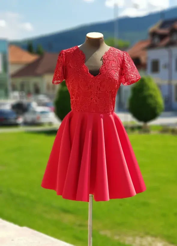 Spoločenské šaty vo veľkosti XS/S/M