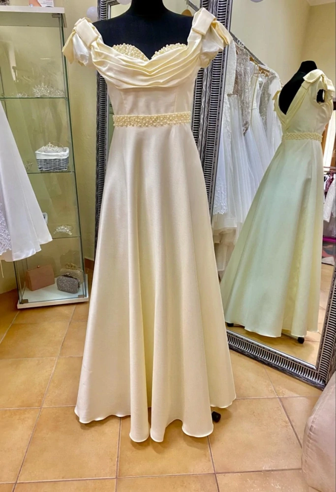 Spoločenské šaty vo veľkosti S/M