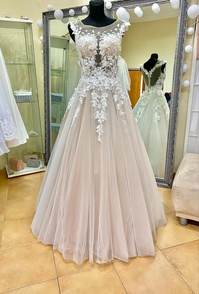 Spoločenské alebo svadobné