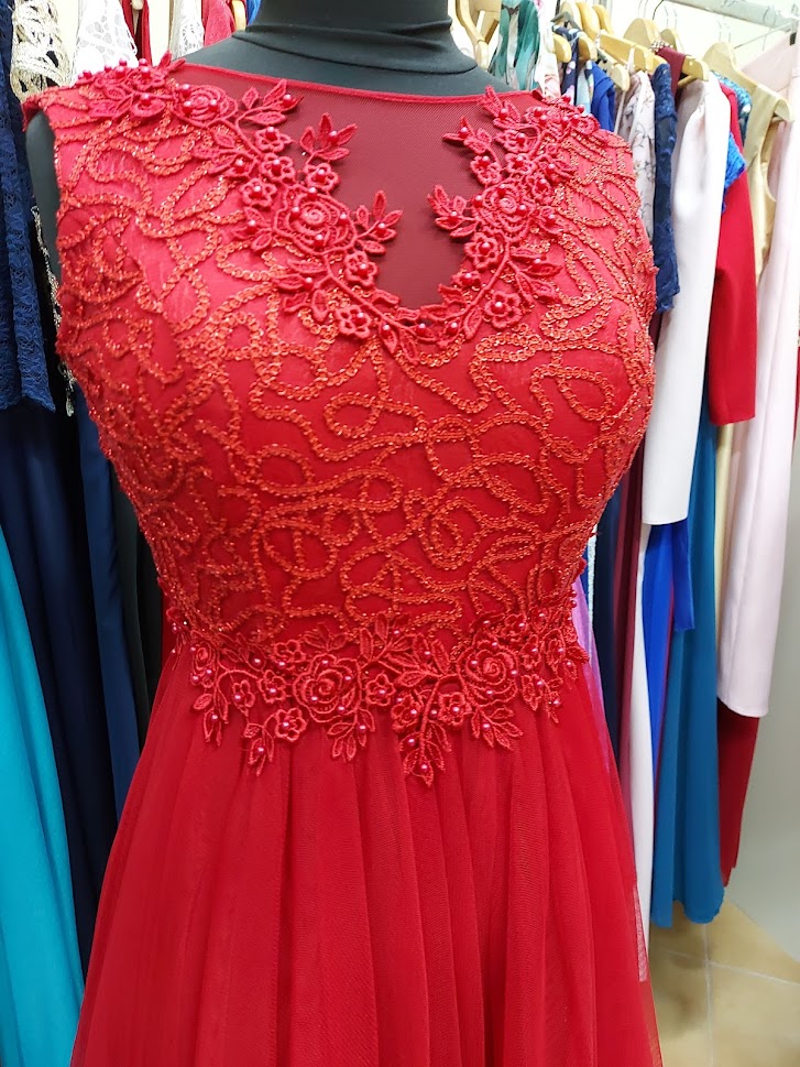 Červené šaty vo veľkosti S