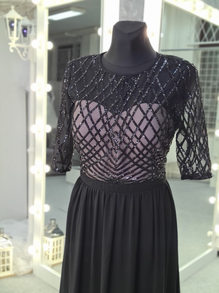 Spoločenské šaty vo veľkosti L