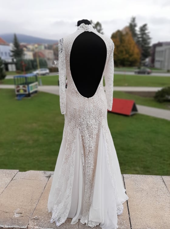 Extravagantné svadobné/spoločenské šaty S/M