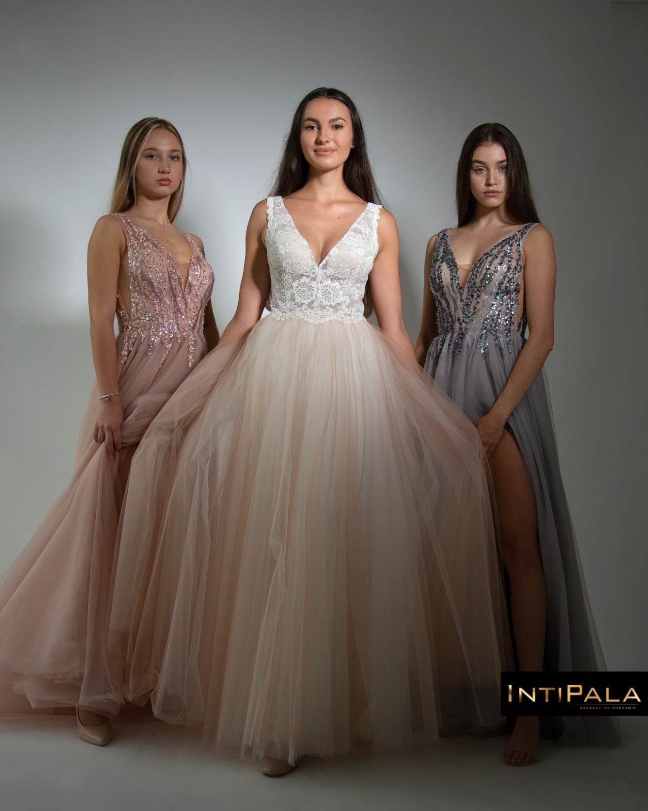 Spoločenské šaty vo veľkosti S/M