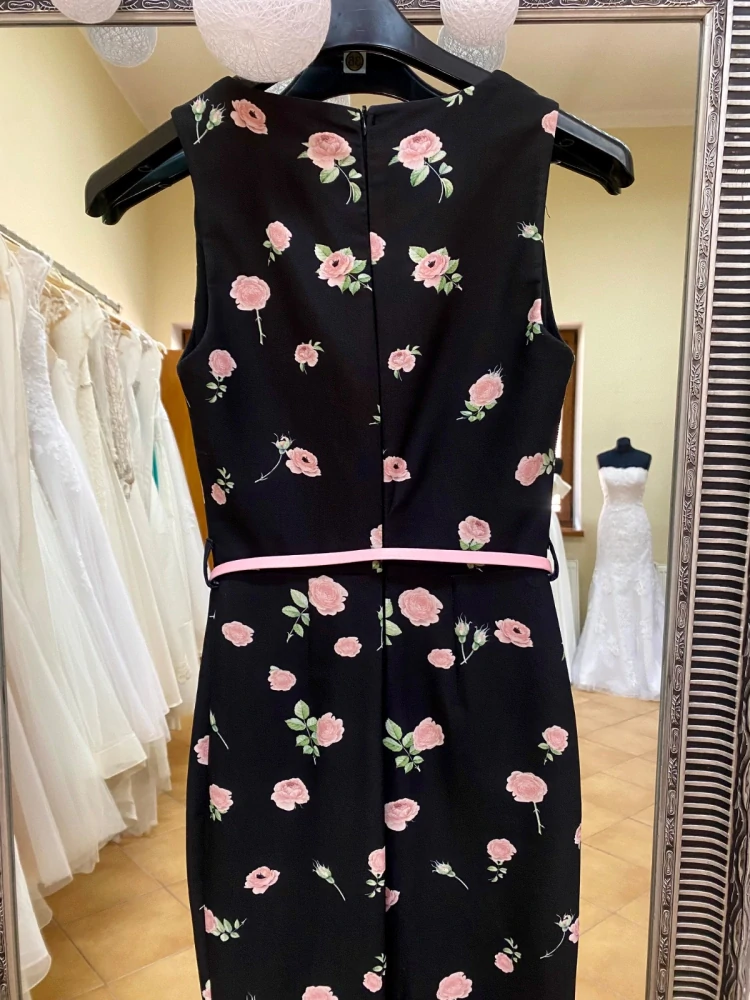 Spoločenské šaty vo veľkosti S