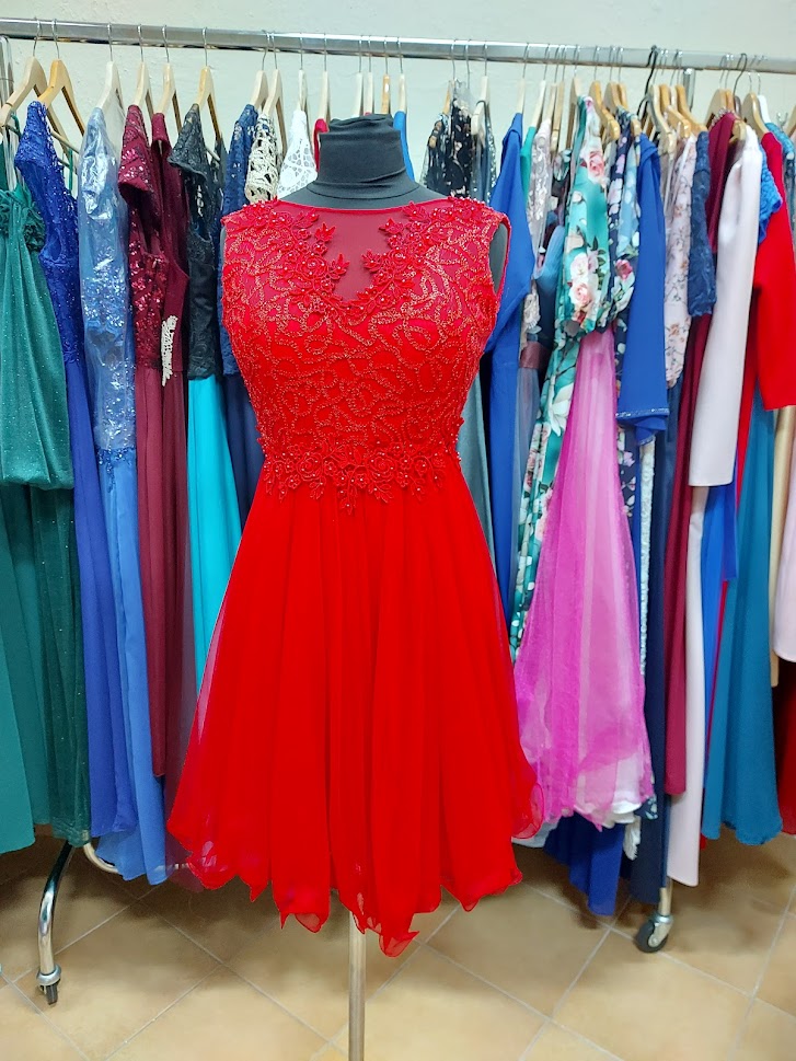 Červené šaty vo veľkosti S