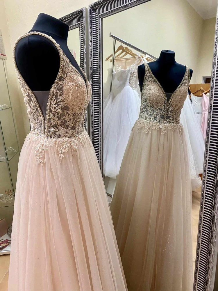 Spoločenské šaty vo veľkosti S/M/L