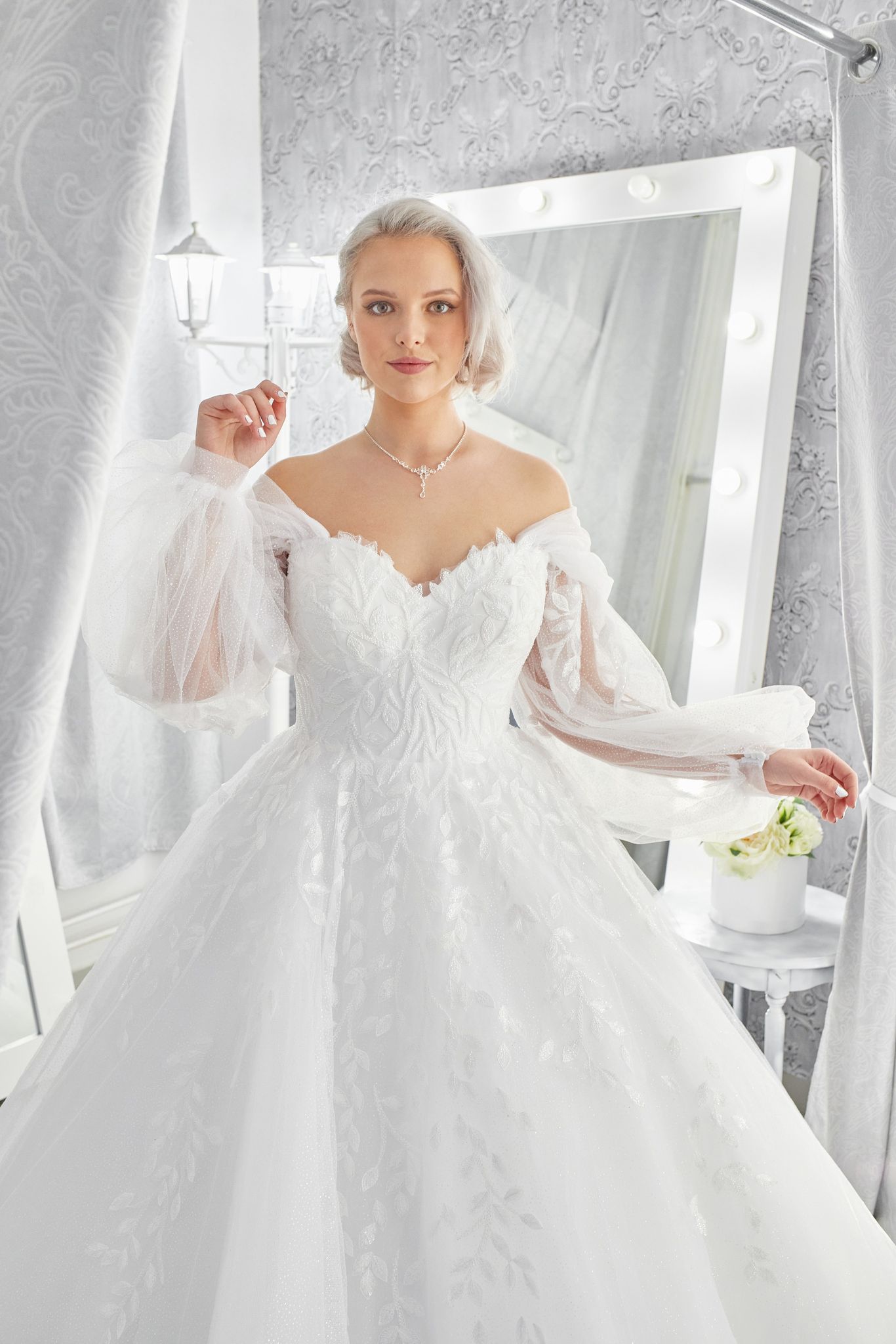 Svadobné šaty vo veľkosti M/L/XL 