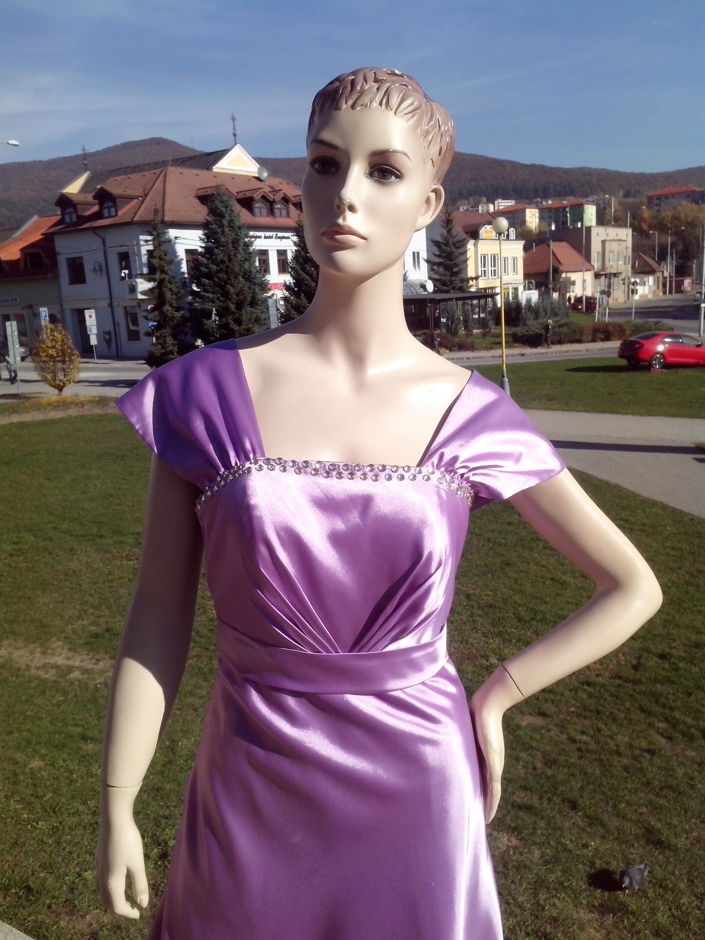 Spoločenské šaty vo veľkosti  XS/S